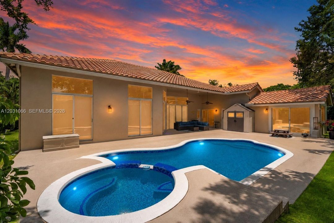 For Sale: $998,000 (5 beds, 4 baths, 3367 Square Feet)
