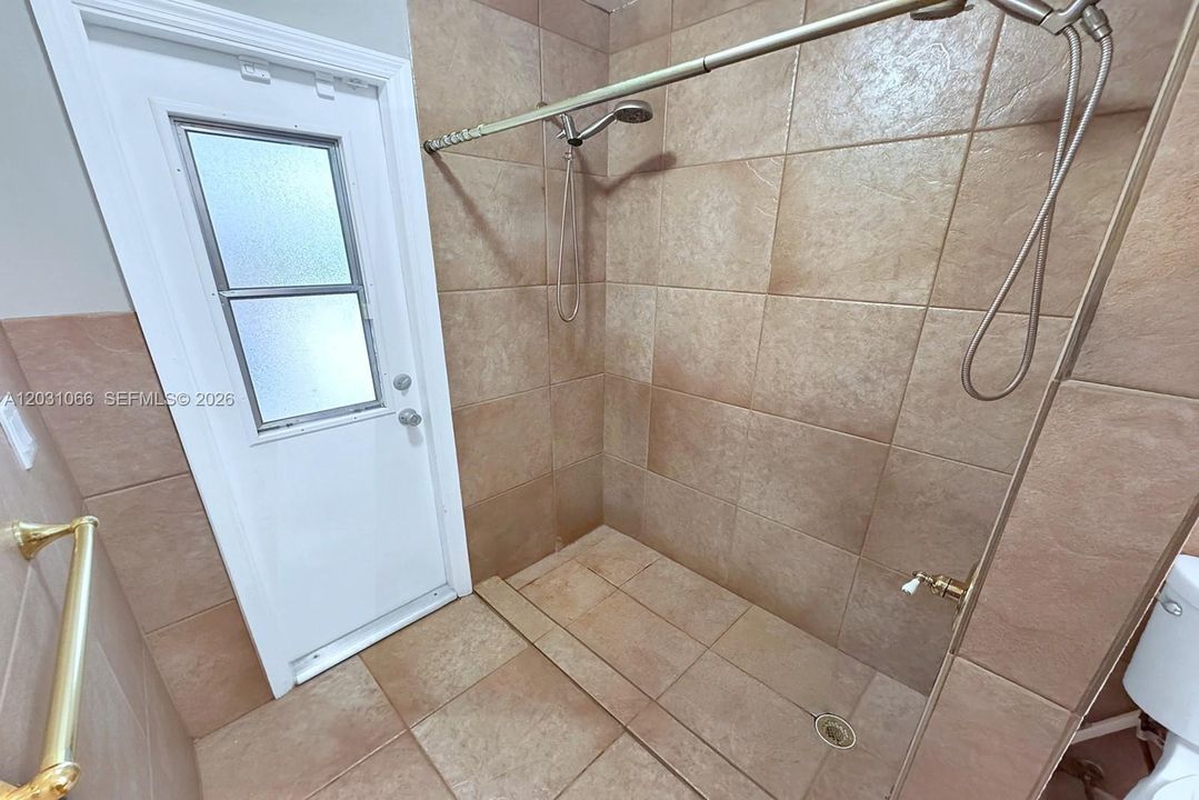 For Sale: $998,000 (5 beds, 4 baths, 3367 Square Feet)