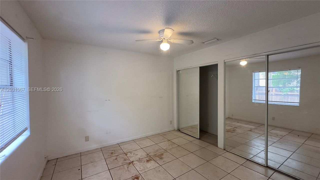 En Venta: $319,000 (3 camas, 2 baños, 1132 Pies cuadrados)