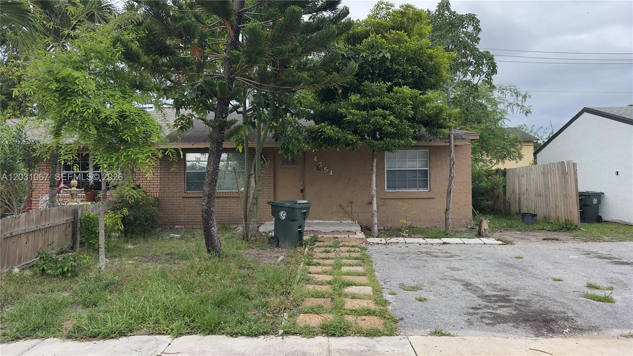 En Venta: $319,000 (3 camas, 2 baños, 1132 Pies cuadrados)