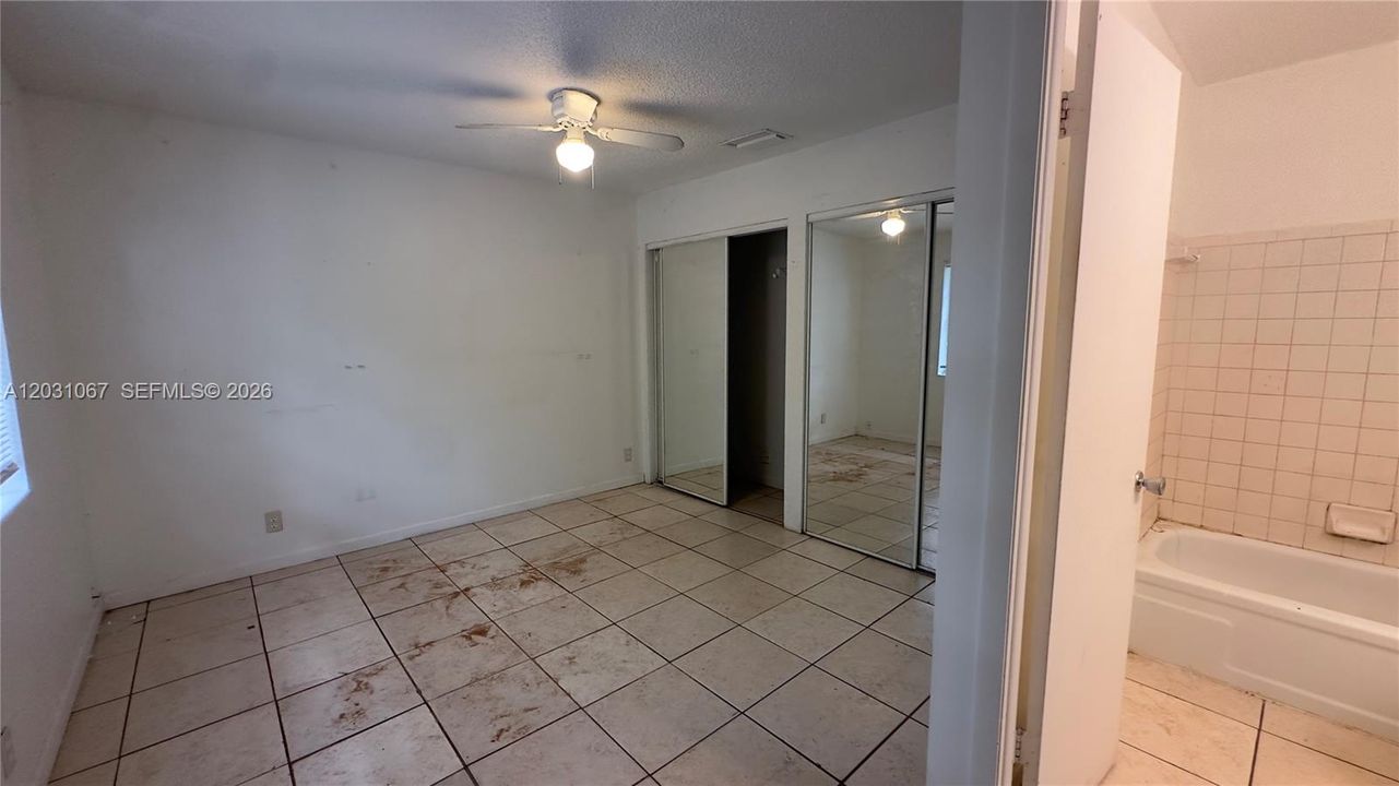 En Venta: $319,000 (3 camas, 2 baños, 1132 Pies cuadrados)
