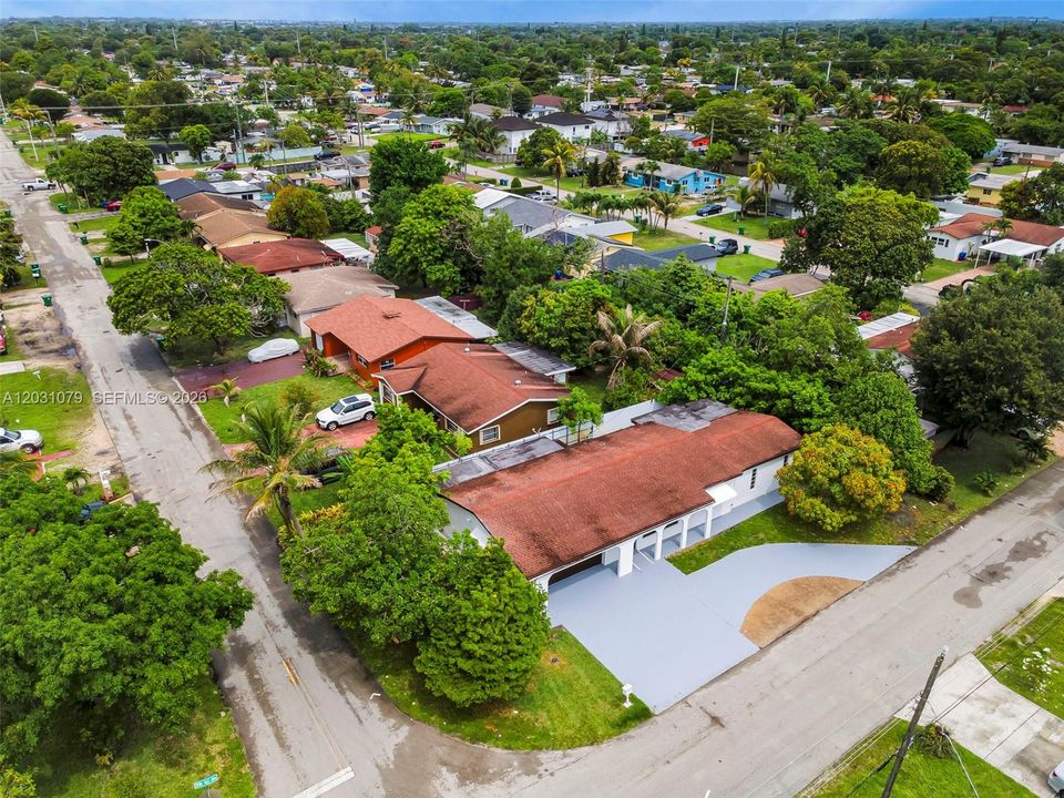 For Rent: $1,100 (1 beds, 0 baths, 1708 Square Feet)