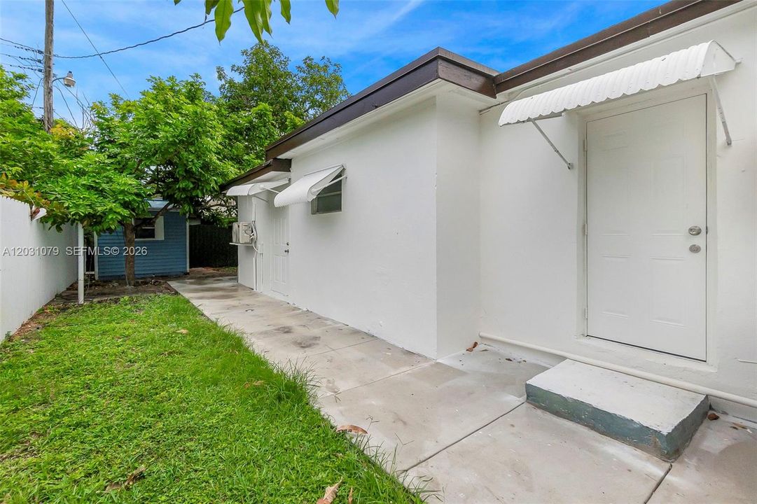 For Rent: $1,100 (1 beds, 0 baths, 1708 Square Feet)