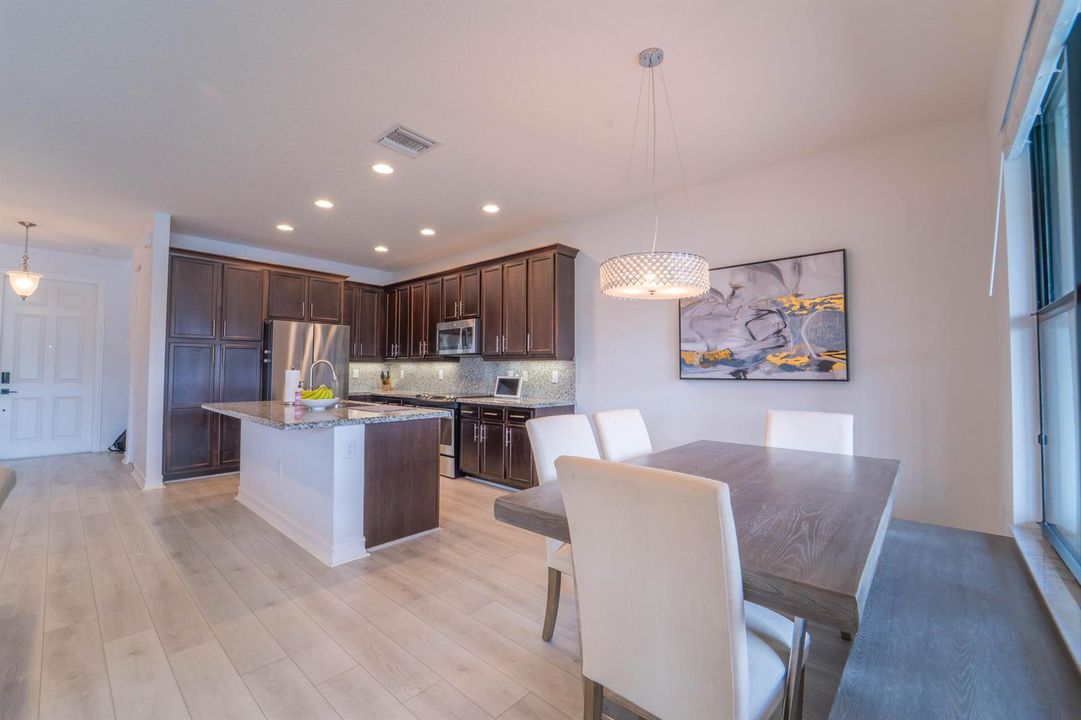 Kitchen / Dining Area