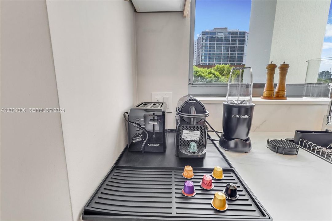 For Sale: $720,000 (2 beds, 2 baths, 750 Square Feet)