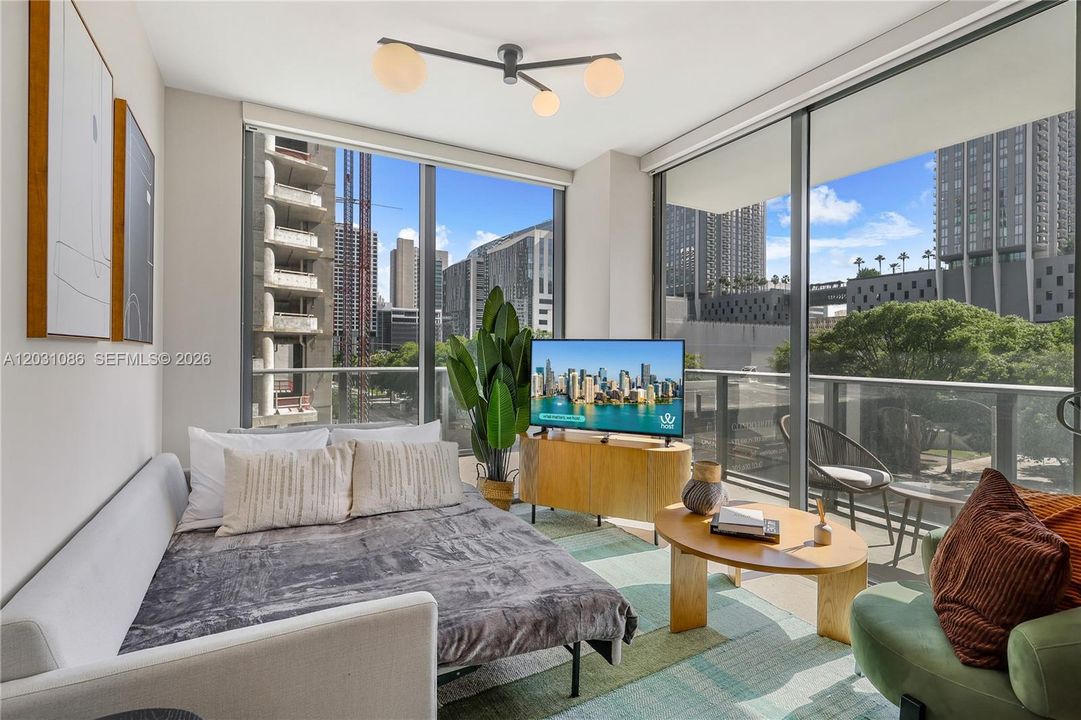For Sale: $720,000 (2 beds, 2 baths, 750 Square Feet)