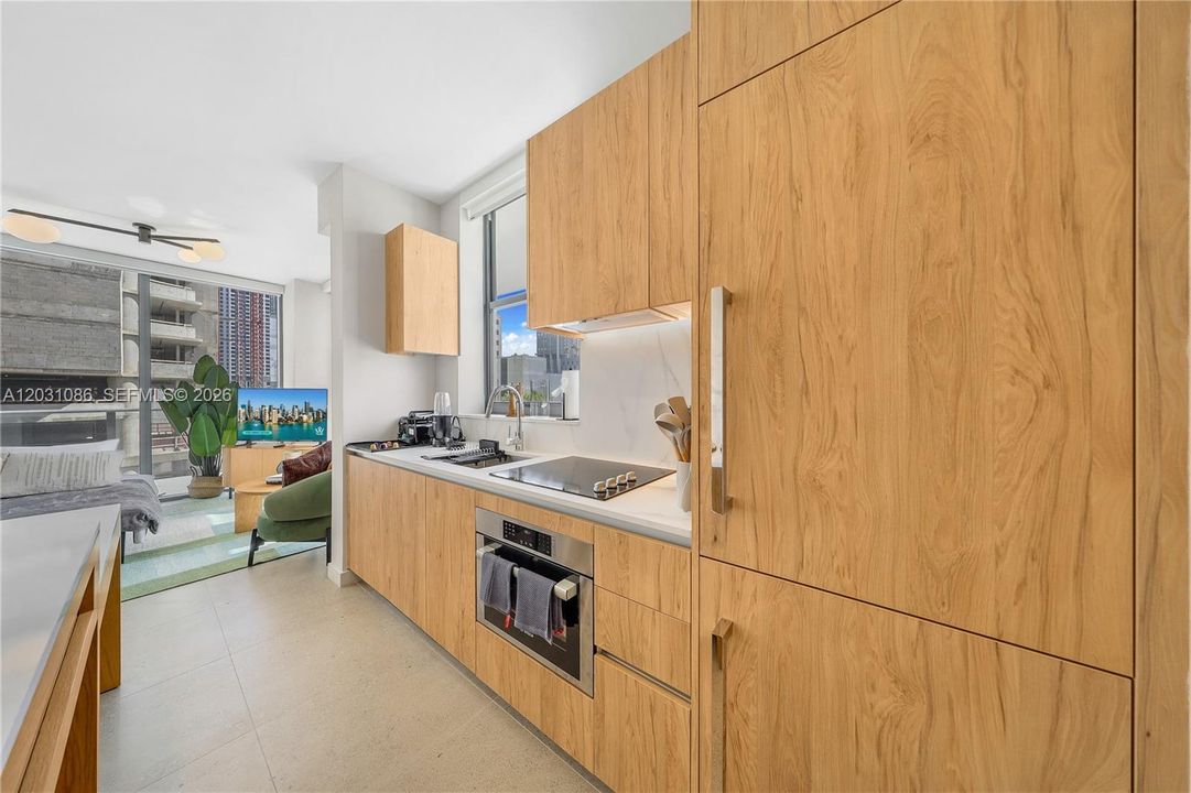 For Sale: $720,000 (2 beds, 2 baths, 750 Square Feet)