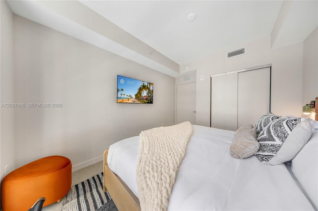 For Sale: $720,000 (2 beds, 2 baths, 750 Square Feet)