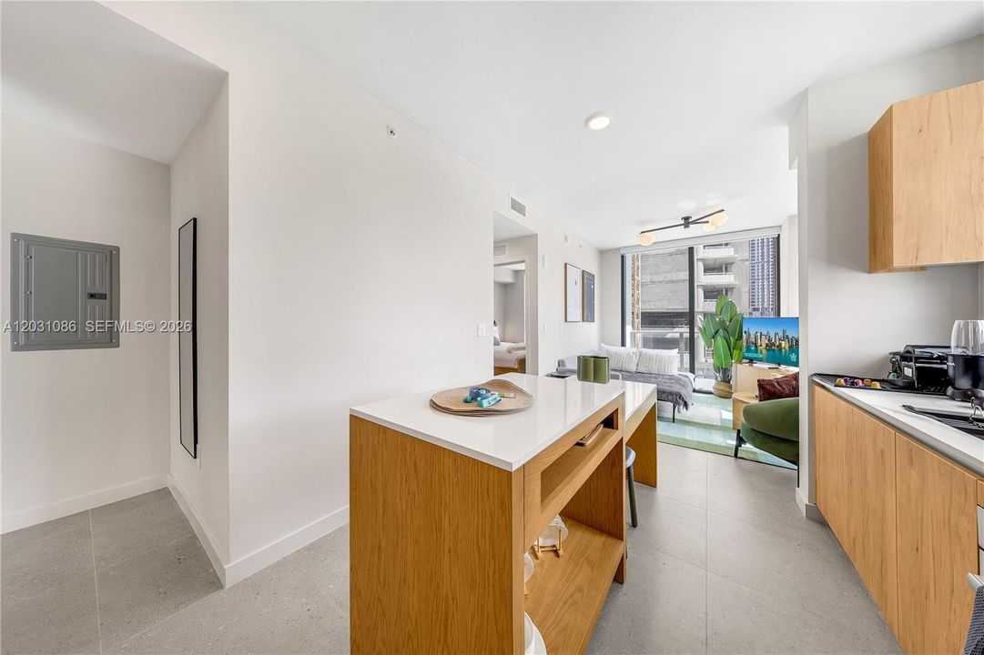 For Sale: $720,000 (2 beds, 2 baths, 750 Square Feet)