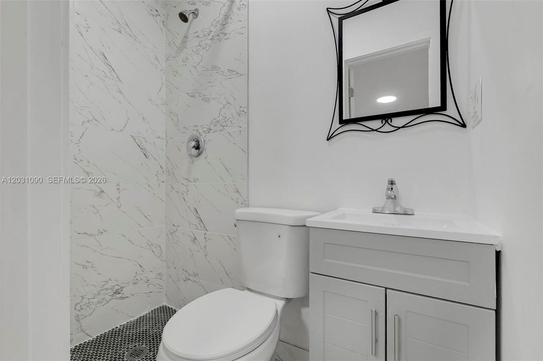 For Rent: $1,100 (1 beds, 1 baths, 1708 Square Feet)