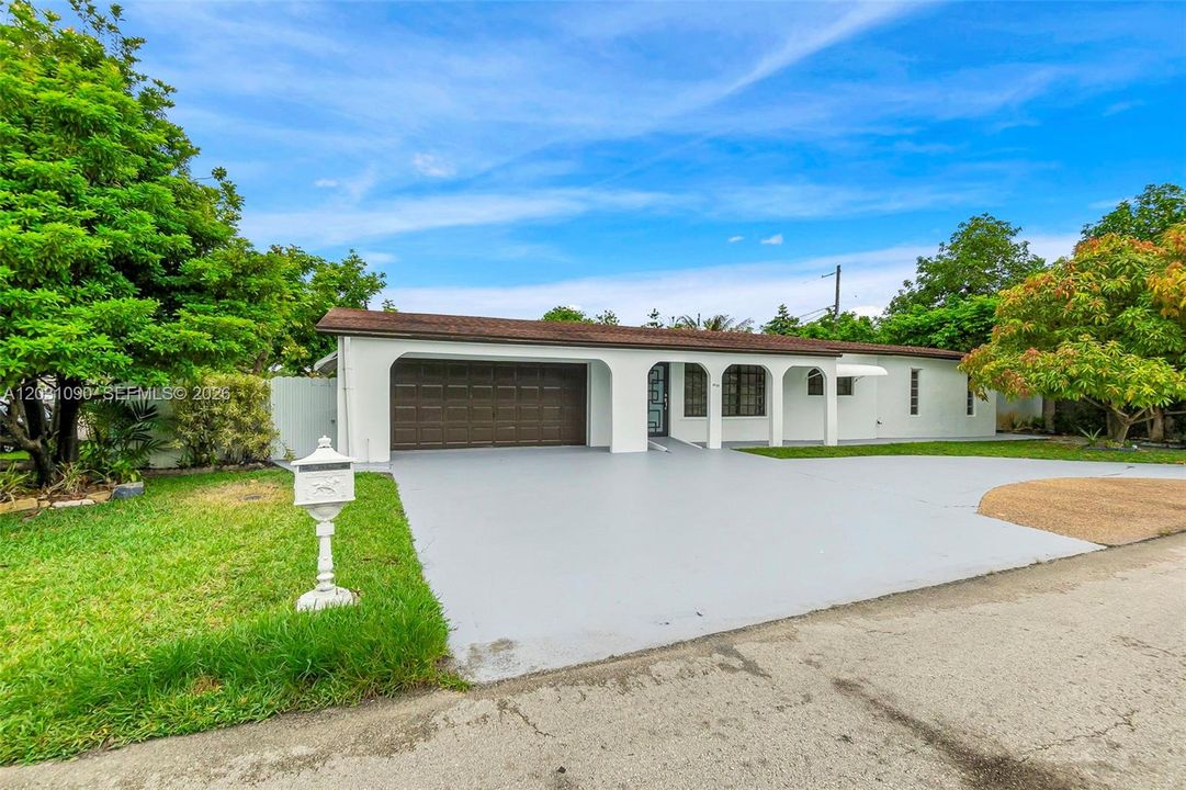 For Rent: $1,100 (1 beds, 1 baths, 1708 Square Feet)