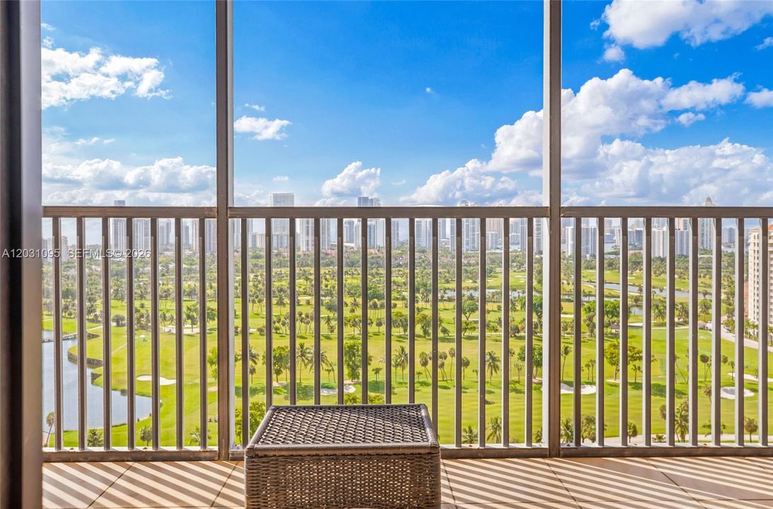 For Sale: $255,000 (2 beds, 2 baths, 1157 Square Feet)