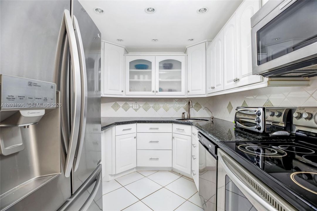 For Sale: $255,000 (2 beds, 2 baths, 1157 Square Feet)