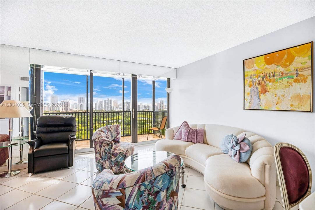 For Sale: $255,000 (2 beds, 2 baths, 1157 Square Feet)