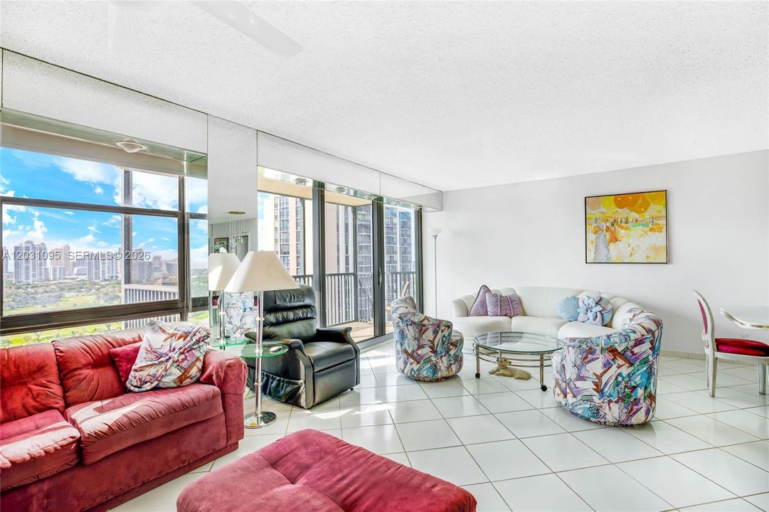 For Sale: $255,000 (2 beds, 2 baths, 1157 Square Feet)