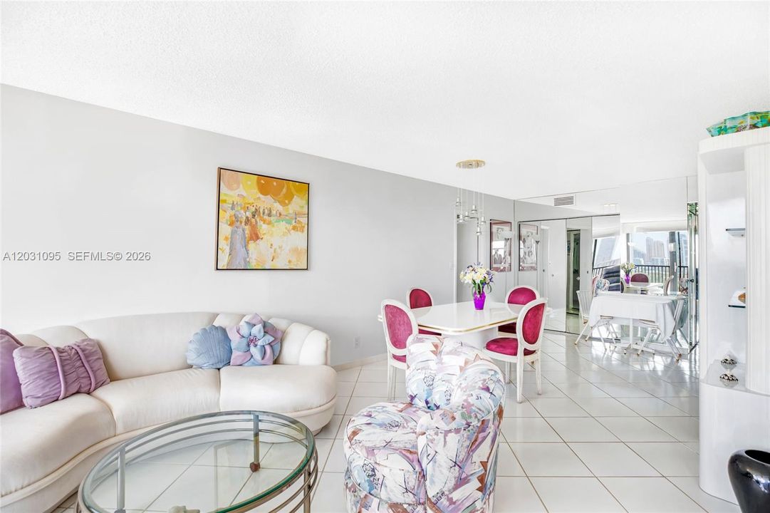 For Sale: $255,000 (2 beds, 2 baths, 1157 Square Feet)