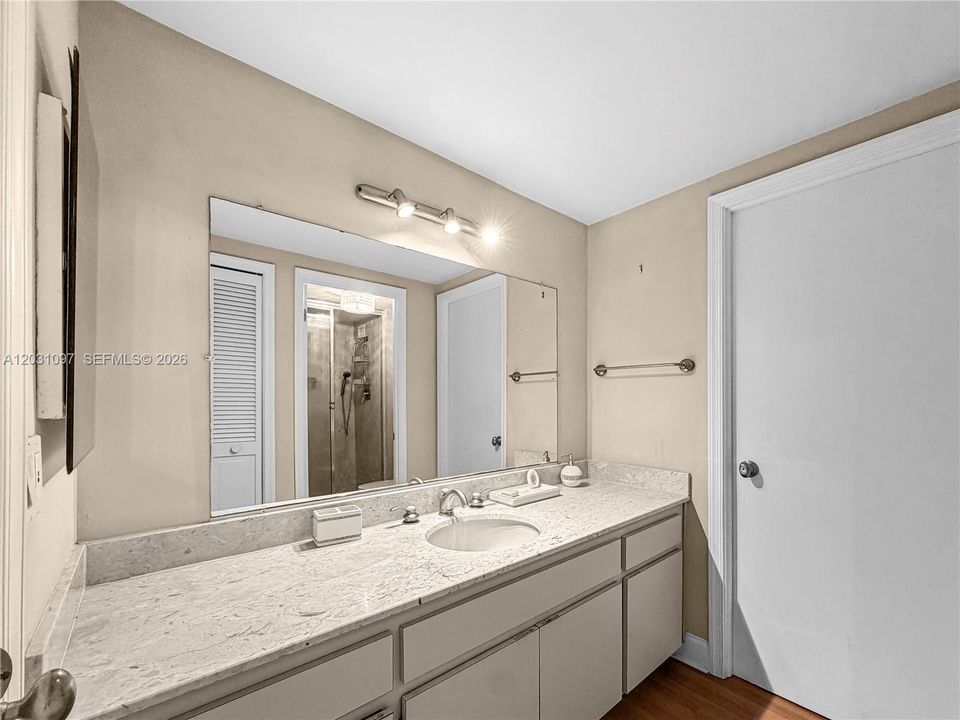 В аренду: $3,600 (2 спален, 2 ванн, 1460 Квадратных фут)