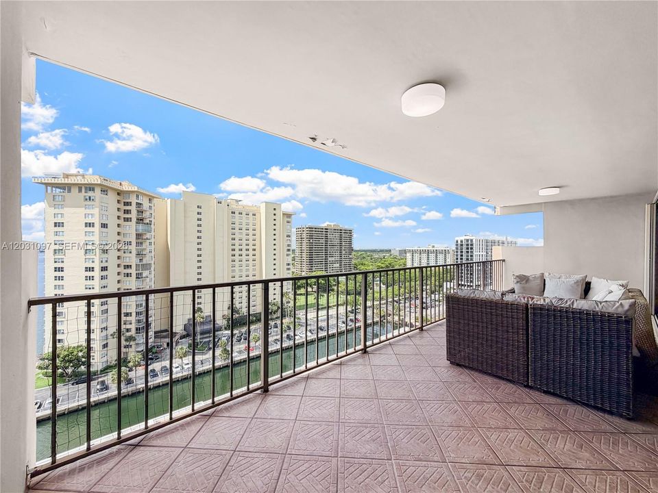 В аренду: $3,600 (2 спален, 2 ванн, 1460 Квадратных фут)