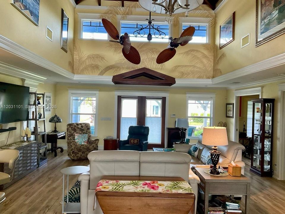 Active With Contract: $924,900 (4 beds, 3 baths, 2564 Square Feet)