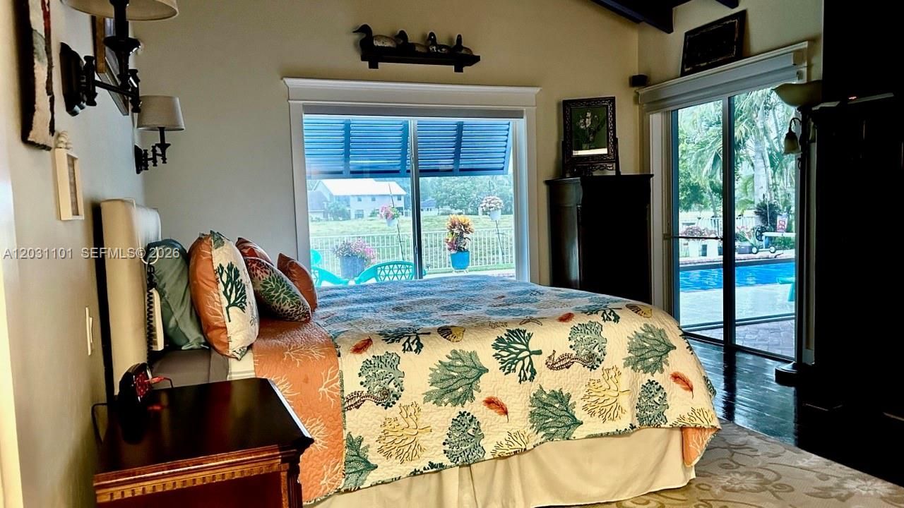 Active With Contract: $924,900 (4 beds, 3 baths, 2564 Square Feet)