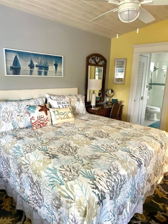 Active With Contract: $924,900 (4 beds, 3 baths, 2564 Square Feet)