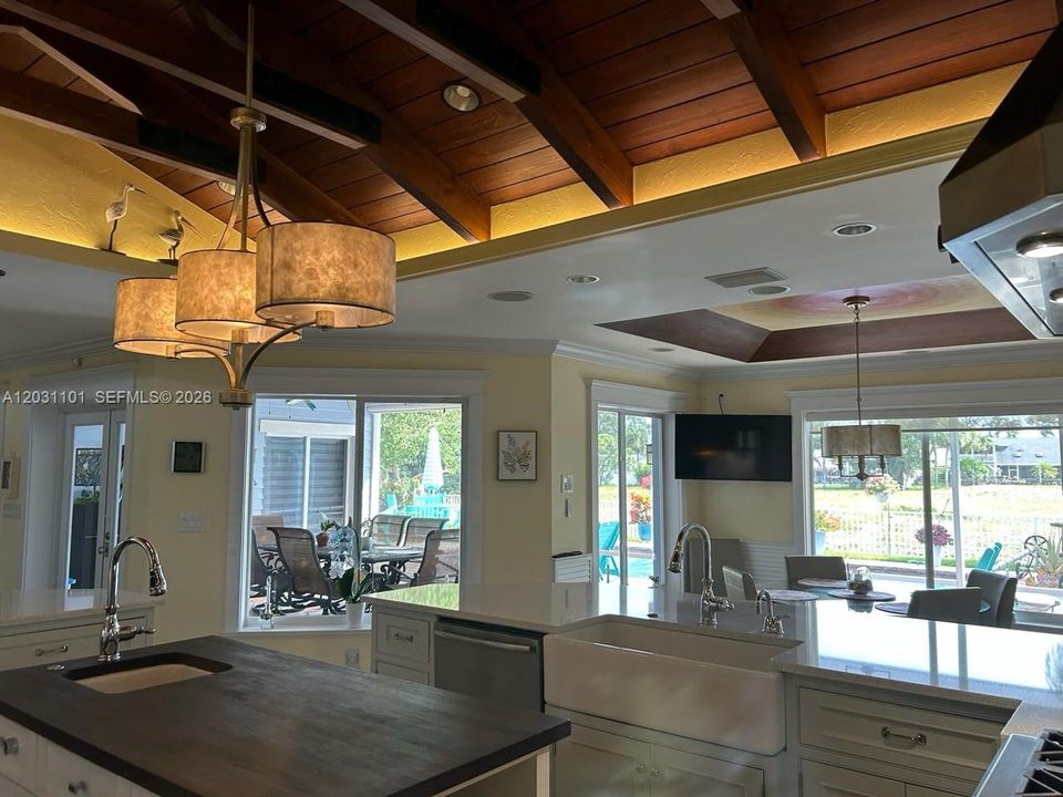 Active With Contract: $924,900 (4 beds, 3 baths, 2564 Square Feet)