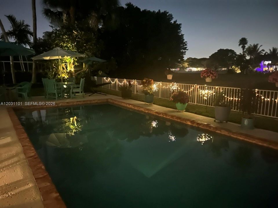 Active With Contract: $924,900 (4 beds, 3 baths, 2564 Square Feet)