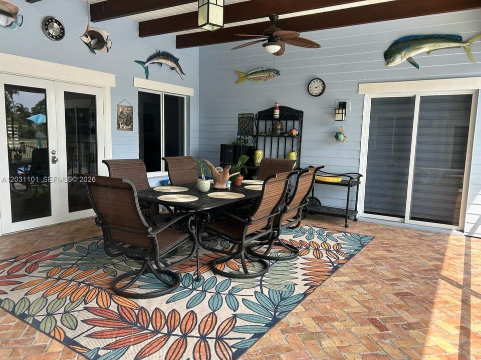 Active With Contract: $924,900 (4 beds, 3 baths, 2564 Square Feet)