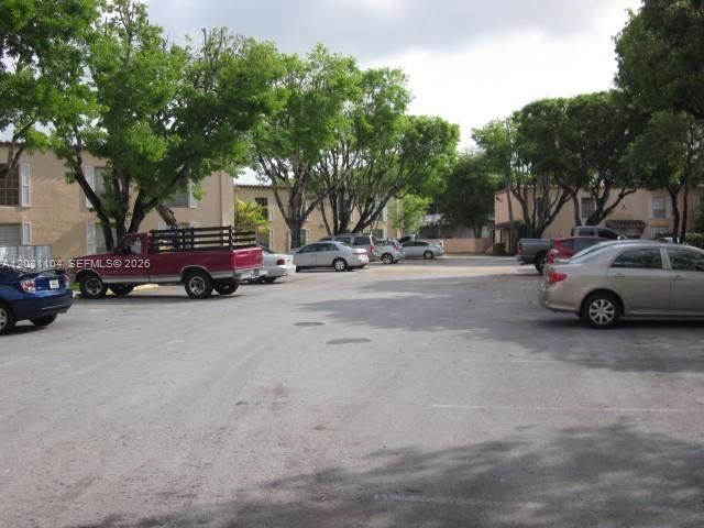 Active With Contract: $2,300 (2 beds, 1 baths, 842 Square Feet)