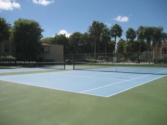 Active With Contract: $2,300 (2 beds, 1 baths, 842 Square Feet)