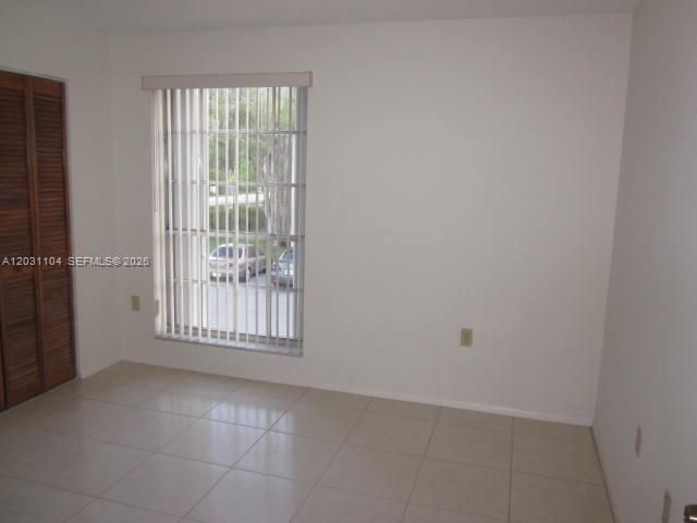 Active With Contract: $2,300 (2 beds, 1 baths, 842 Square Feet)