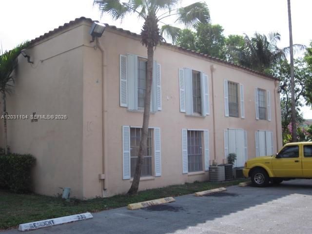 Active With Contract: $2,300 (2 beds, 1 baths, 842 Square Feet)