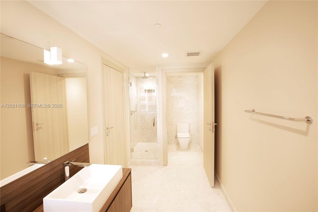 For Sale: $1,400,000 (2 beds, 2 baths, 1236 Square Feet)