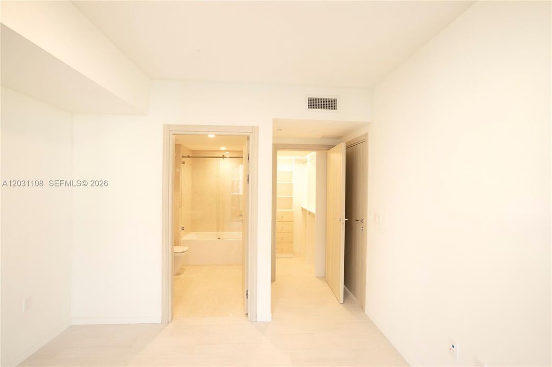 For Sale: $1,400,000 (2 beds, 2 baths, 1236 Square Feet)