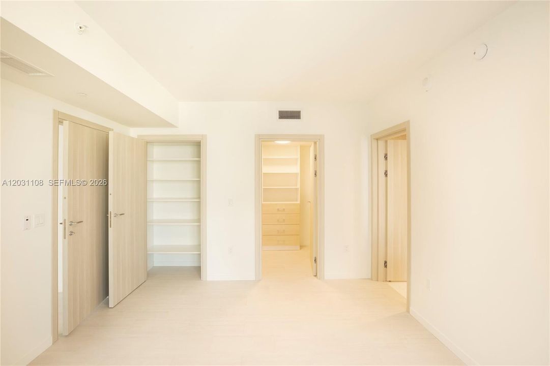 For Sale: $1,400,000 (2 beds, 2 baths, 1236 Square Feet)