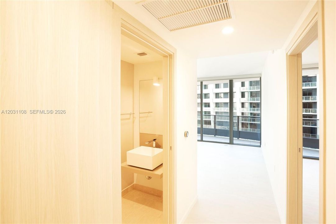 For Sale: $1,400,000 (2 beds, 2 baths, 1236 Square Feet)
