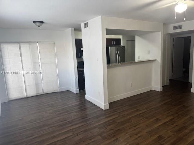 For Rent: $2,200 (2 beds, 2 baths, 1093 Square Feet)