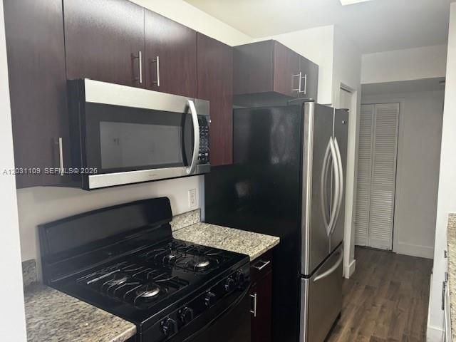 For Rent: $2,200 (2 beds, 2 baths, 1093 Square Feet)