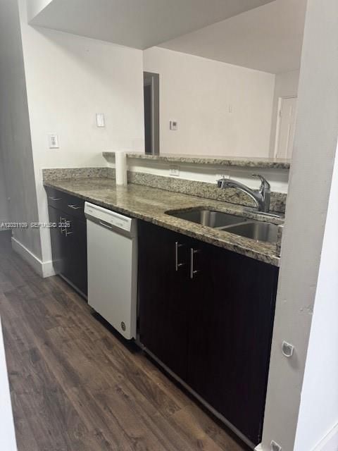 For Rent: $2,200 (2 beds, 2 baths, 1093 Square Feet)