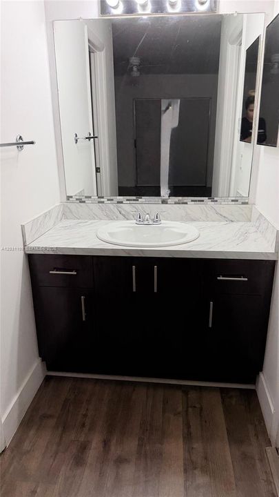 For Rent: $2,200 (2 beds, 2 baths, 1093 Square Feet)