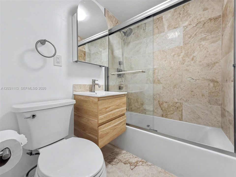 En Venta: $299,000 (2 camas, 1 baños, 738 Pies cuadrados)