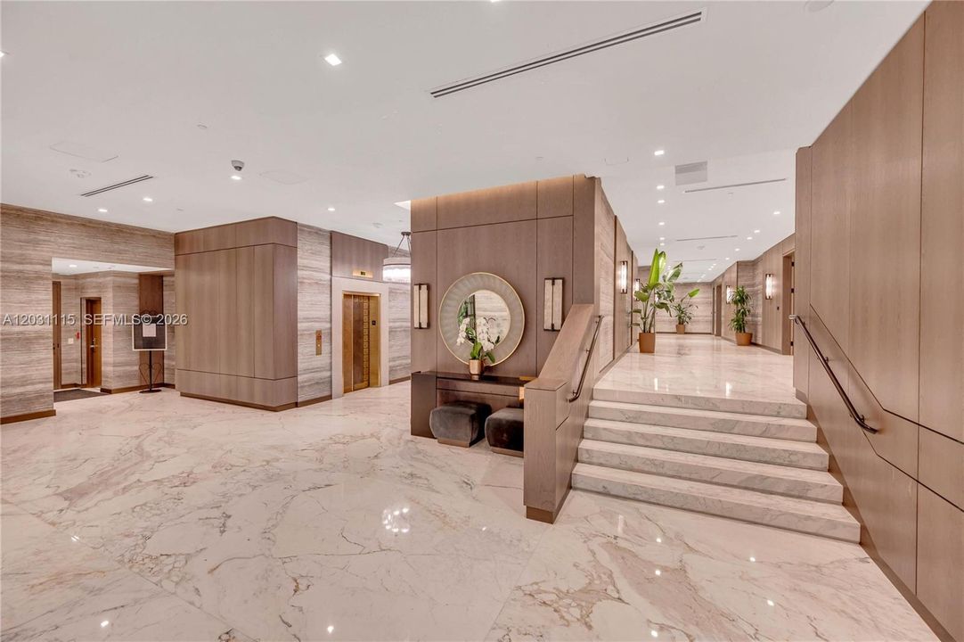В аренду: $10,000 (4 спален, 2 ванн, 2300 Квадратных фут)