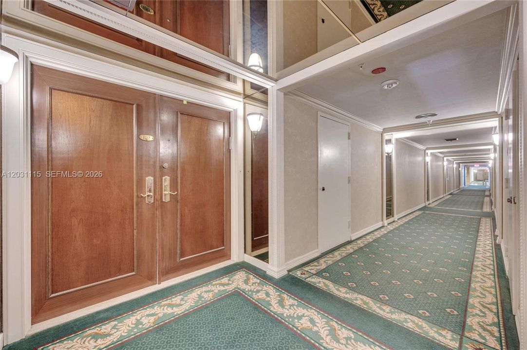 В аренду: $10,000 (4 спален, 2 ванн, 2300 Квадратных фут)