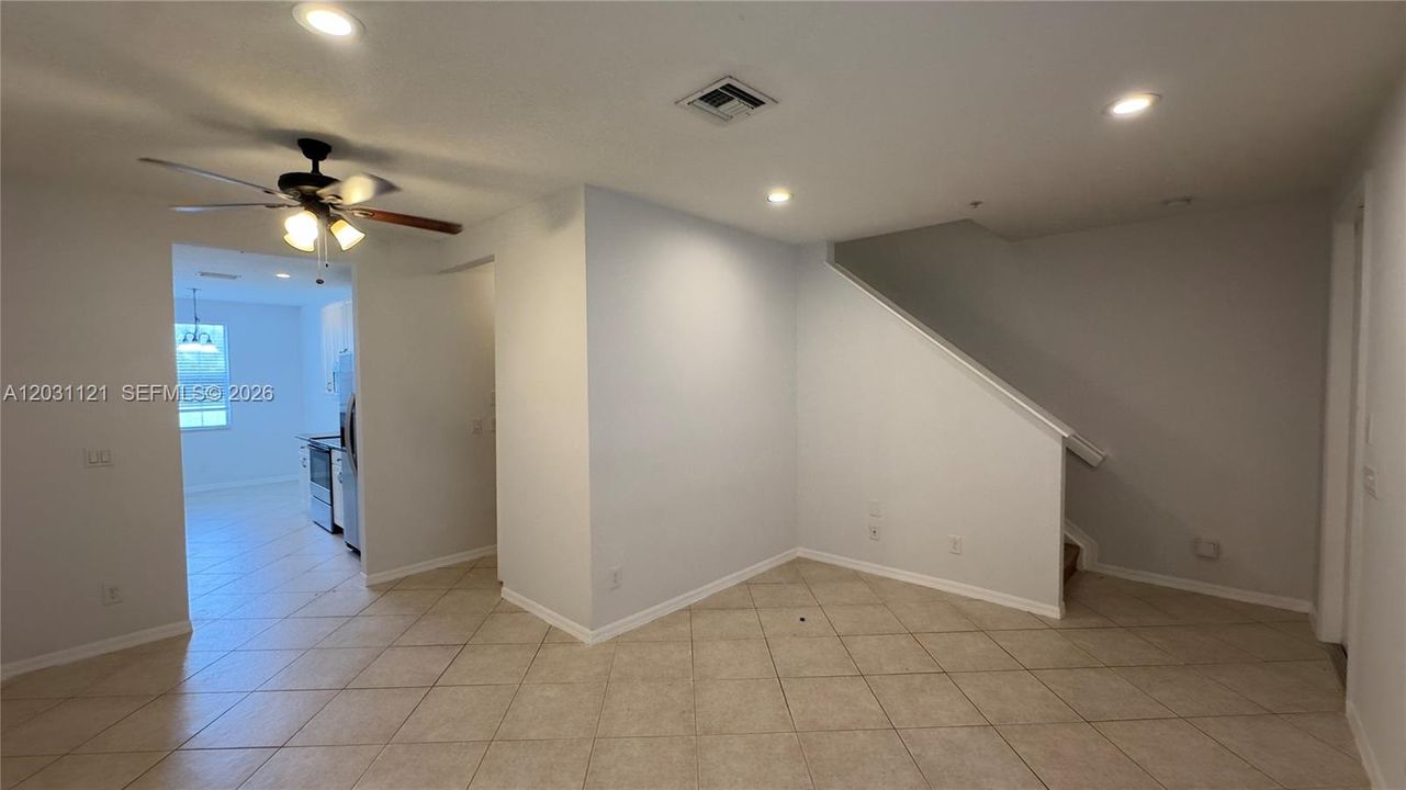 For Sale: $424,999 (3 beds, 2 baths, 1290 Square Feet)