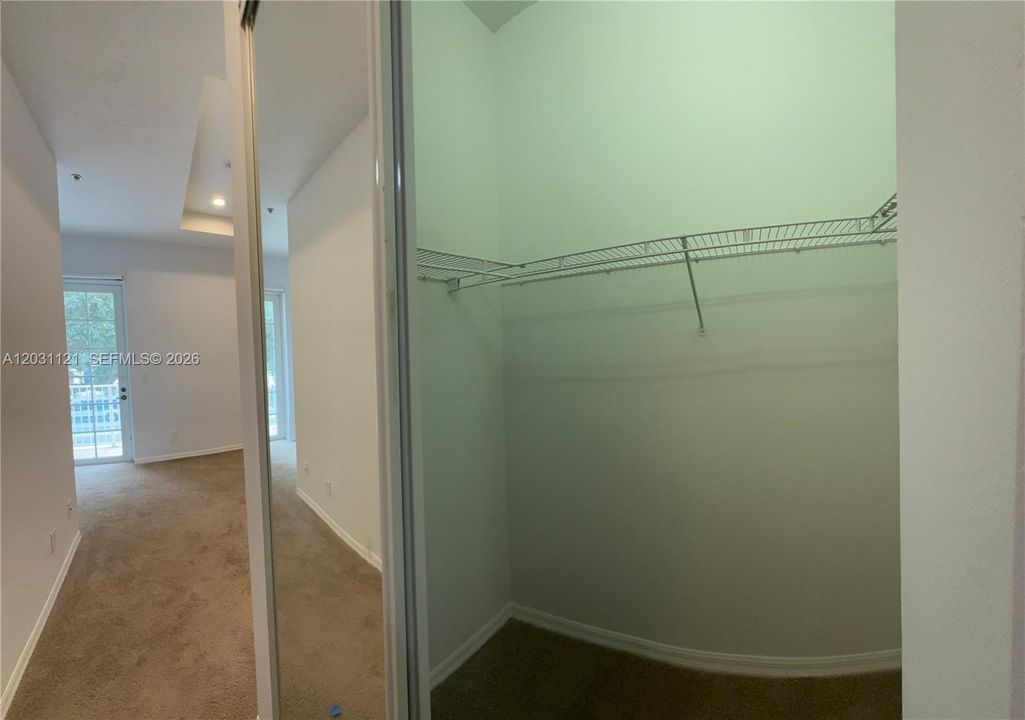 For Sale: $424,999 (3 beds, 2 baths, 1290 Square Feet)