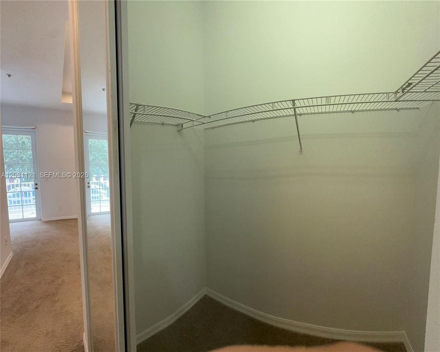 For Sale: $424,999 (3 beds, 2 baths, 1290 Square Feet)
