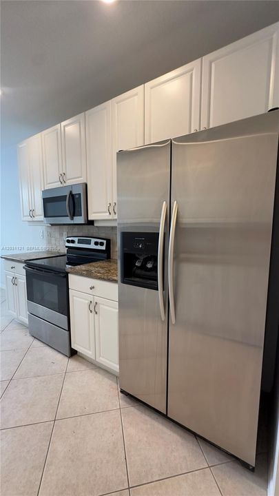 For Sale: $424,999 (3 beds, 2 baths, 1290 Square Feet)