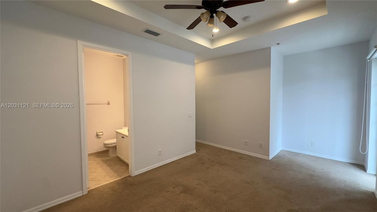For Sale: $424,999 (3 beds, 2 baths, 1290 Square Feet)