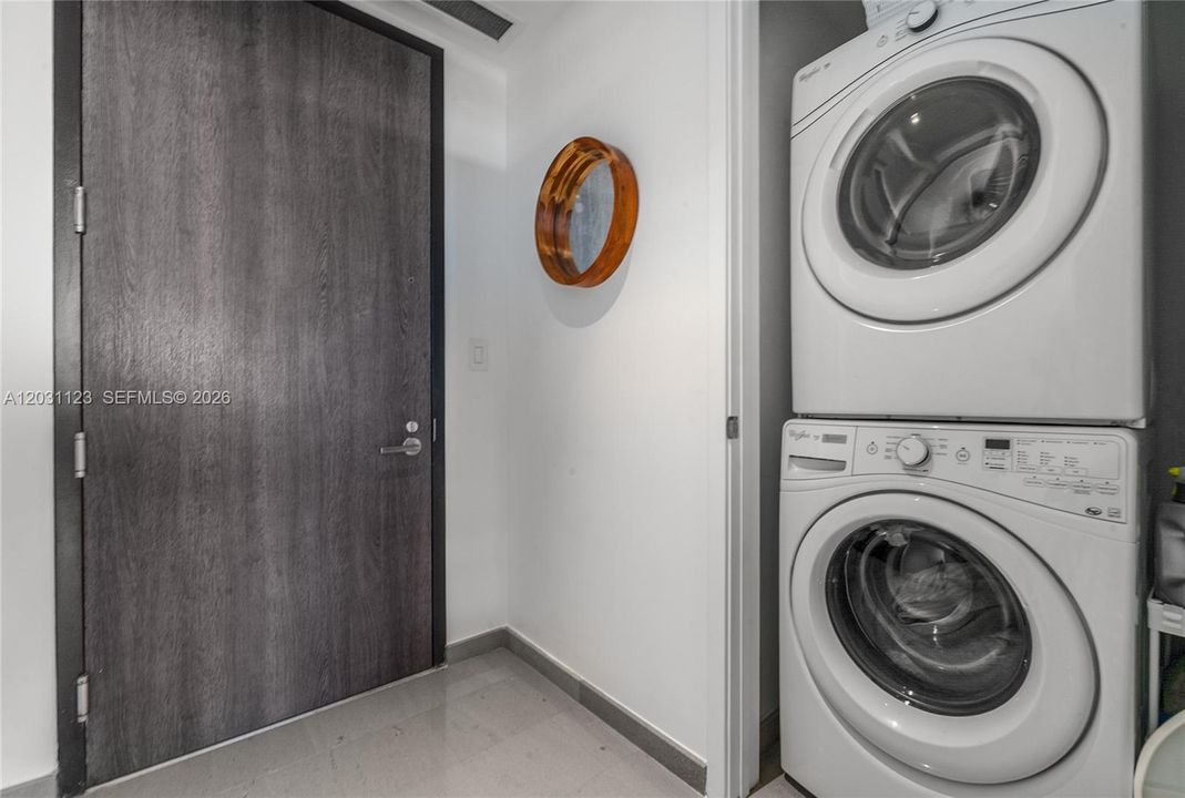 В аренду: $5,250 (1 спален, 1 ванн, 883 Квадратных фут)