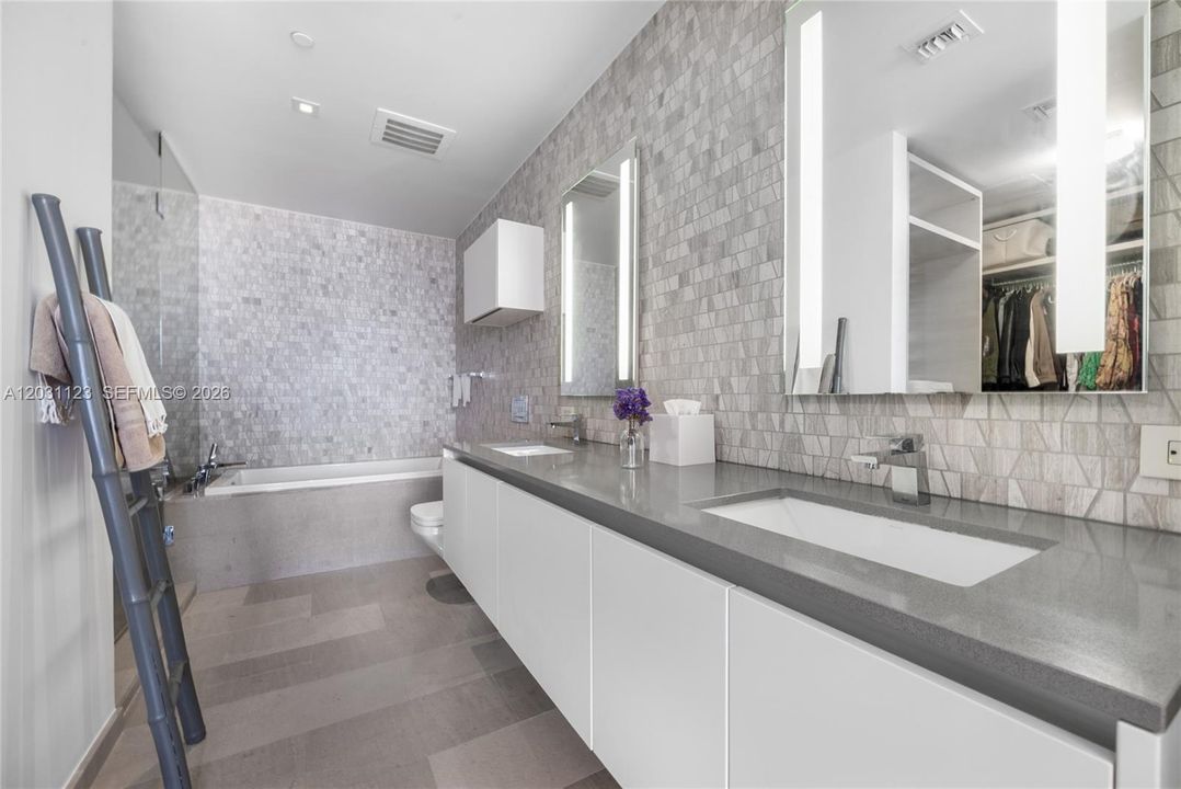 В аренду: $5,250 (1 спален, 1 ванн, 883 Квадратных фут)